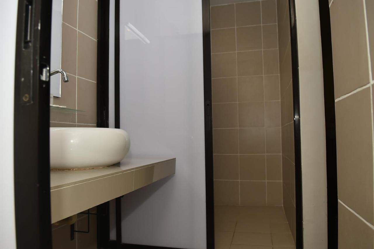 Columbus Plaza Hotel General Santos City Екстер'єр фото