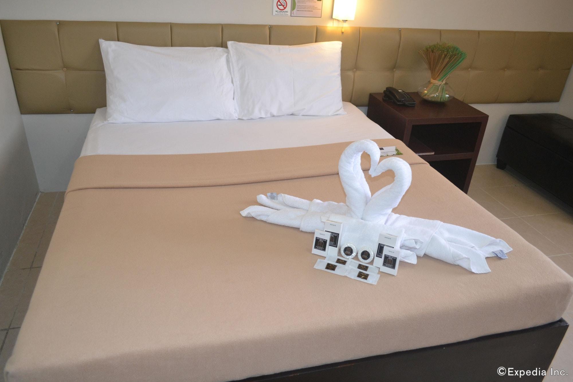 Columbus Plaza Hotel General Santos City Екстер'єр фото