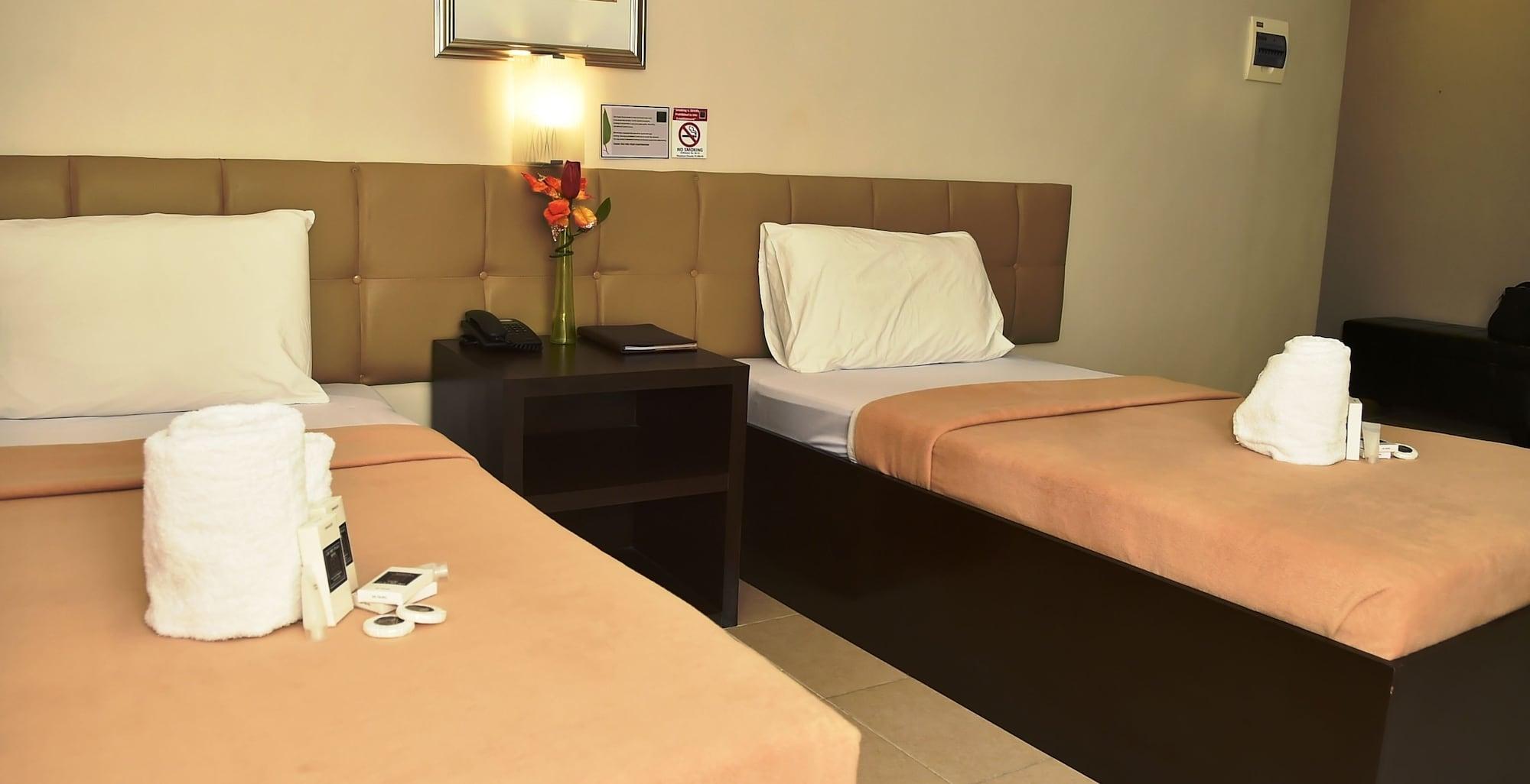 Columbus Plaza Hotel General Santos City Екстер'єр фото