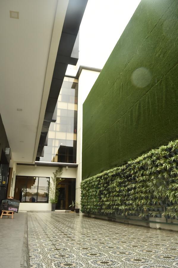 Columbus Plaza Hotel General Santos City Екстер'єр фото