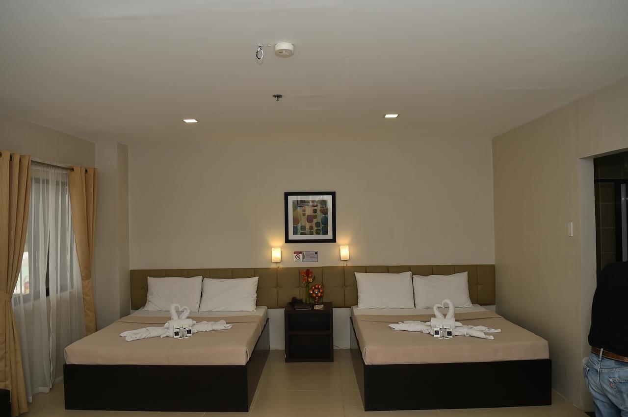 Columbus Plaza Hotel General Santos City Екстер'єр фото