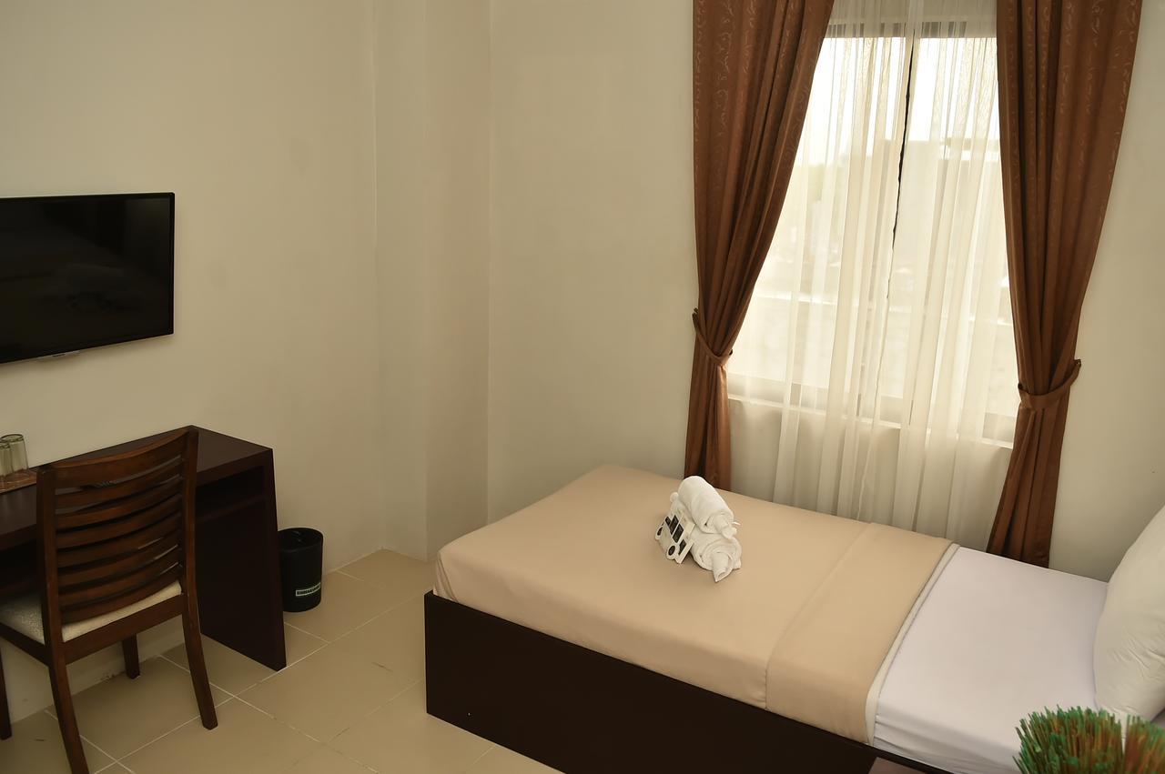 Columbus Plaza Hotel General Santos City Екстер'єр фото