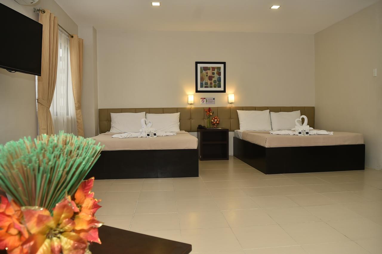 Columbus Plaza Hotel General Santos City Екстер'єр фото