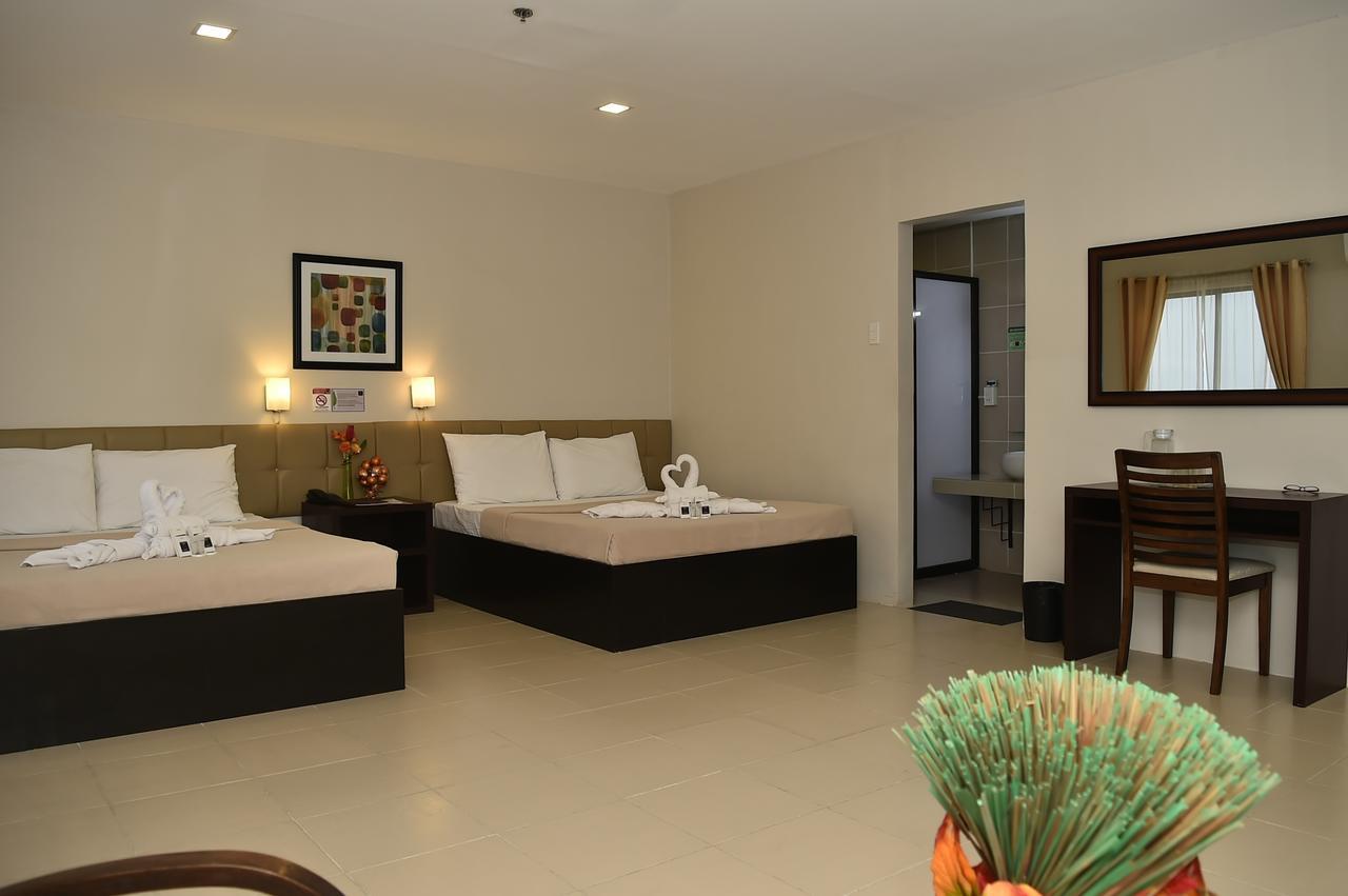Columbus Plaza Hotel General Santos City Екстер'єр фото